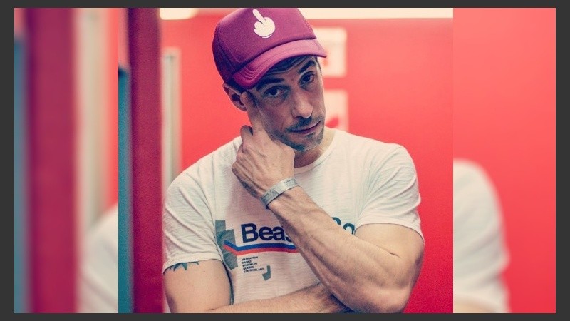 El chapuzón en familia de Esteban Lamothe que causó sensación.