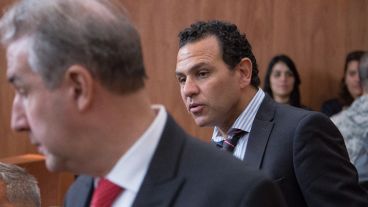 Yrure, uno de los abogados defenseroes, este martes en el comienzo del juicio.