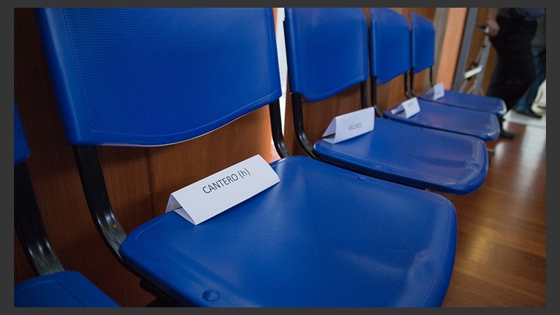 Sillas vacías pasadas las 9.