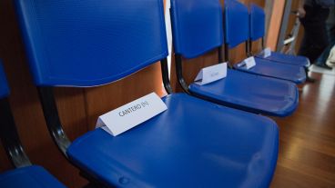 Sillas vacías pasadas las 9.