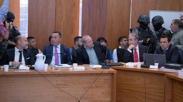 Los abogados defensores de los imputados en la causa.
