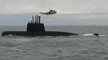 La búsqueda del submarino se extiende en el mar.