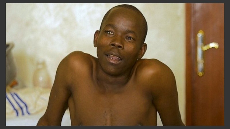 “Cuando me levanté me sorprendió que mi cuerpo fuera tan liviano, ahora era libre. Puedo nadar, correr, jugar al fútbol