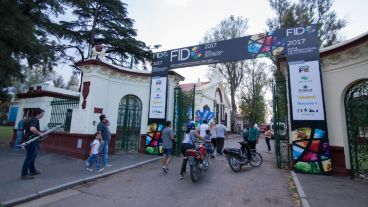 Arrancó este jueves la Feria Internacional de Outdoor en Rosario.