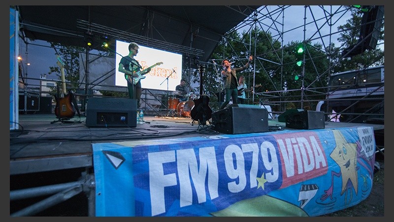Cristian Amado, uno de los artistas que dio un show este jueves en la feria.