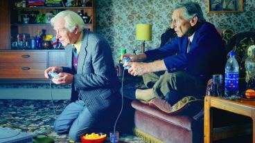 Uno de los juegos consiste en que los ancianos separen lobos de ovejas mediante cercas.