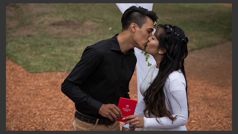 Patricia y Cristian, la primer pareja en dar el 
