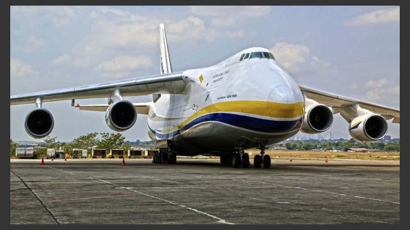 La aeronave rusa traerá un minisubmarino que se montará al buque Sophie Siem enviado por Estados Unidos.