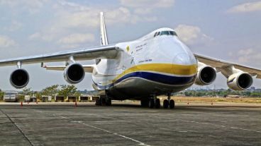 La aeronave rusa traerá un minisubmarino que se montará al buque Sophie Siem enviado por Estados Unidos.