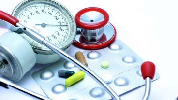 La HTA básicamente lesiona las arterias tanto las grandes como las pequeñas.