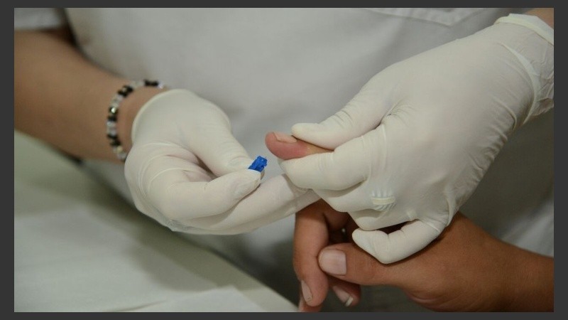 Con una gota de sangre del dedo se obtiene el resultado en 15 minutos.