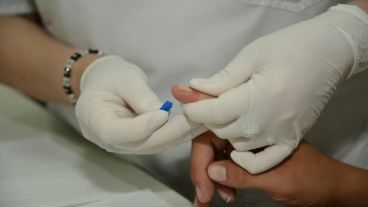 Con una gota de sangre del dedo se obtiene el resultado en 15 minutos.