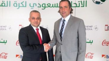 Pizzi firmó como nuevo DT de Arabia.