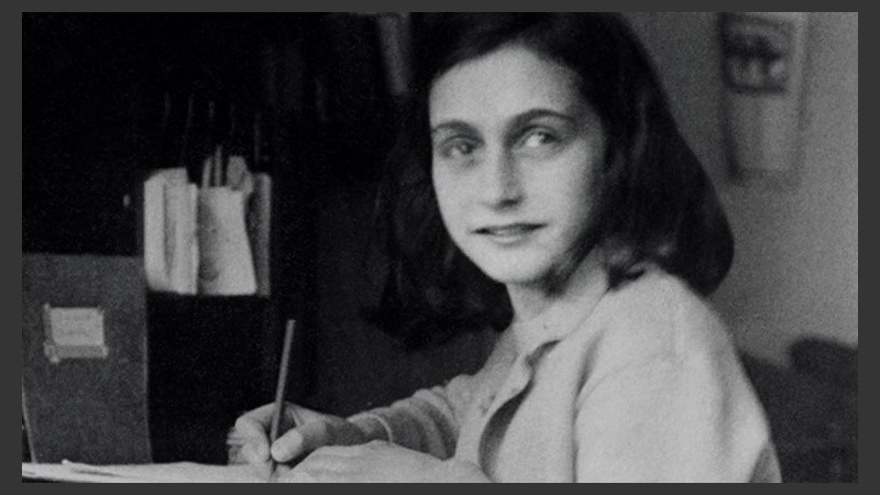 Anna Frank murió en un campo de concentración nazi. 