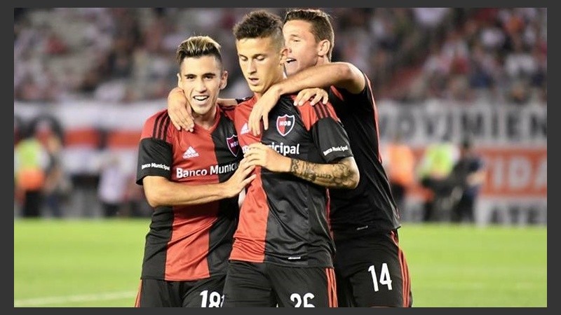 Fertoli y su medido festejo en el Monumental.