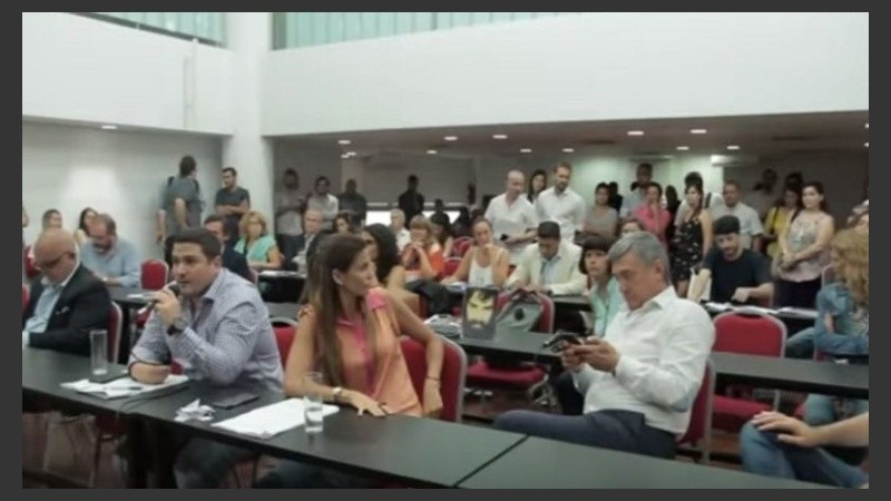 La suspensión de la prohibición del glifosato y el escándalo en el Concejo.