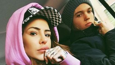 "En este mundo no hay fuerza mayor que la de una mujer con determinación #girlpower", reza uno de los posteos de Cande.