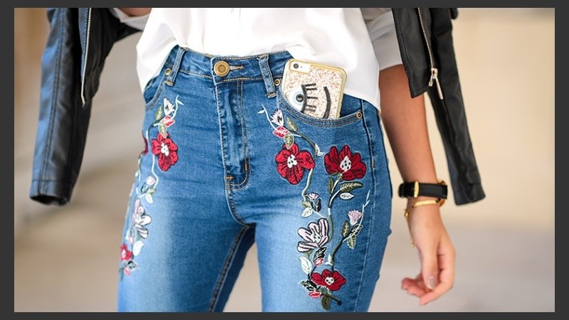 El jean sigue siendo la pieza clave en el guardarropa femenino