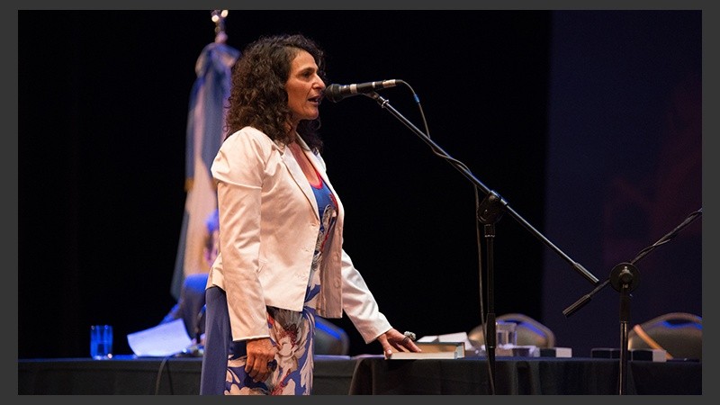 Postales de la jura de los concejales electos en el teatro La Comedia. (Alan Monzón/Rosario3.com)