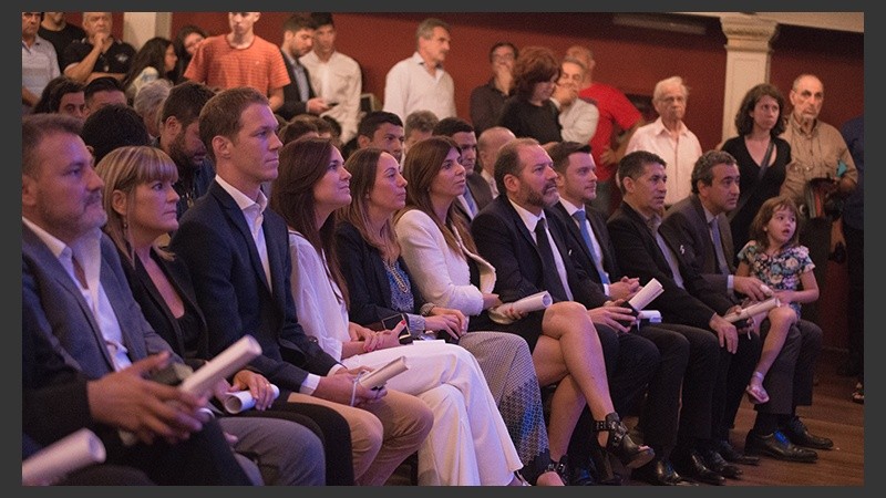 Postales de la jura de los concejales electos en el teatro La Comedia. (Alan Monzón/Rosario3.com)