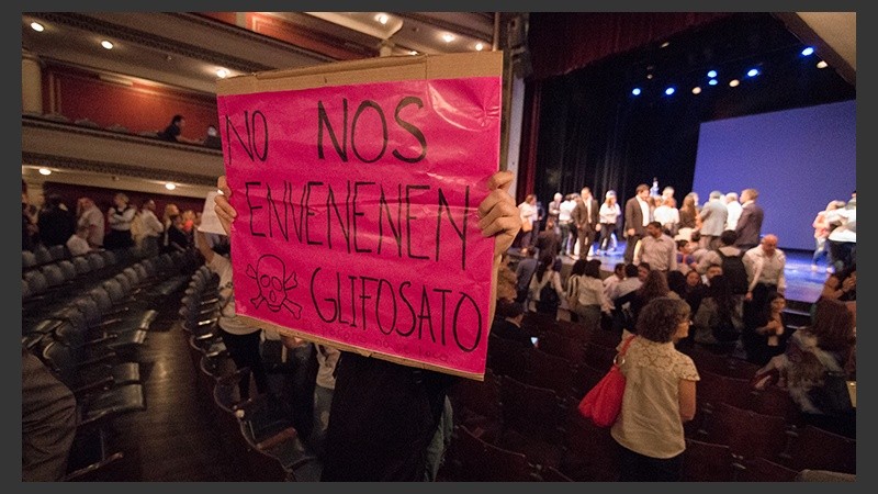 Postales de la jura de los concejales electos en el teatro La Comedia. (Alan Monzón/Rosario3.com)