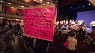 Postales de la jura de los concejales electos en el teatro La Comedia. (Alan Monzón/Rosario3.com)