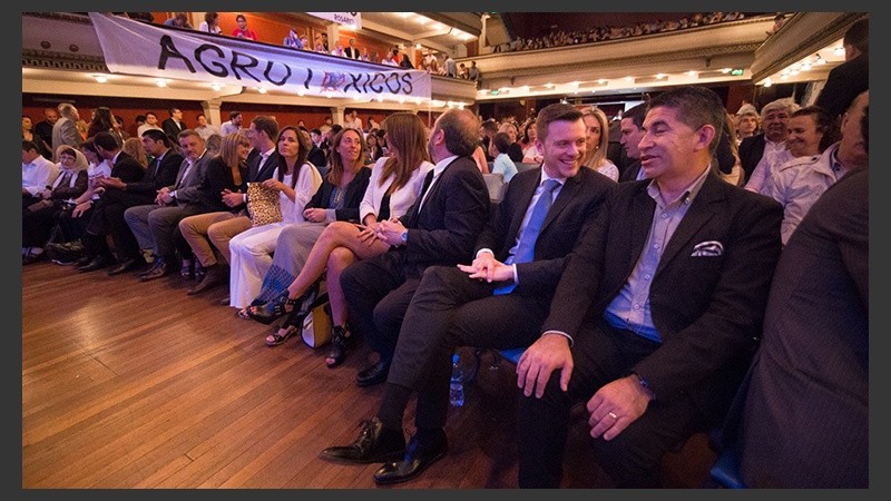 Postales de la jura de los concejales electos en el teatro La Comedia. (Alan Monzón/Rosario3.com)
