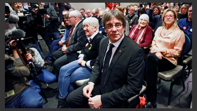 Puigdemont es acusado de rebelión, sedición y malversación.