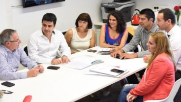 Osvaldo Miatello, Eduardo Toniolli, Marina Magnani, Norma López, Andrés Giménez, Roberto Sukerman y Fernanda Gigliani.