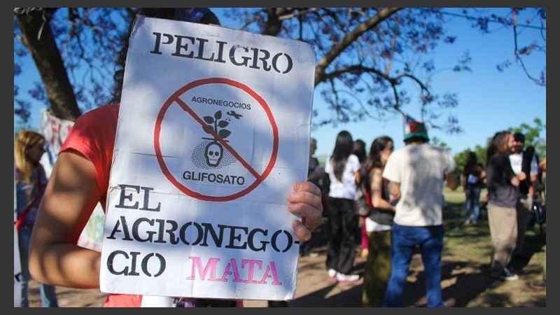 En Paraná no se puede comprar, vender ni usar glifosato. 