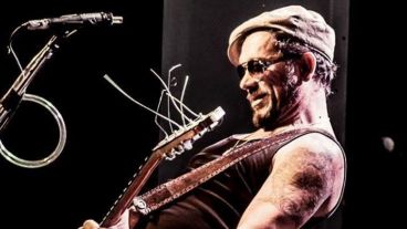 Piturro en acción. Era uno de los mejores guitarristas de la ciudad.