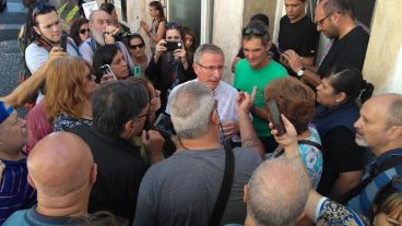 Miatello, a la salida de la comisión de Ecología, que frenó el polémico proyecto.