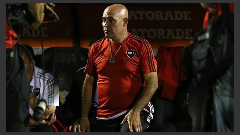 Llop arma la formación para la visita del domingo.