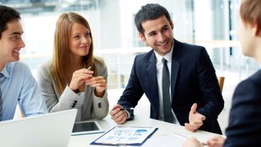 La modalidad de cursado es presencial, en encuentros de 2 y 3 días continuados una vez por mes.