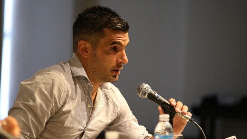 Ferrari hará su debut en el banco auriazul este martes en el Cementerio de los Elefantes.