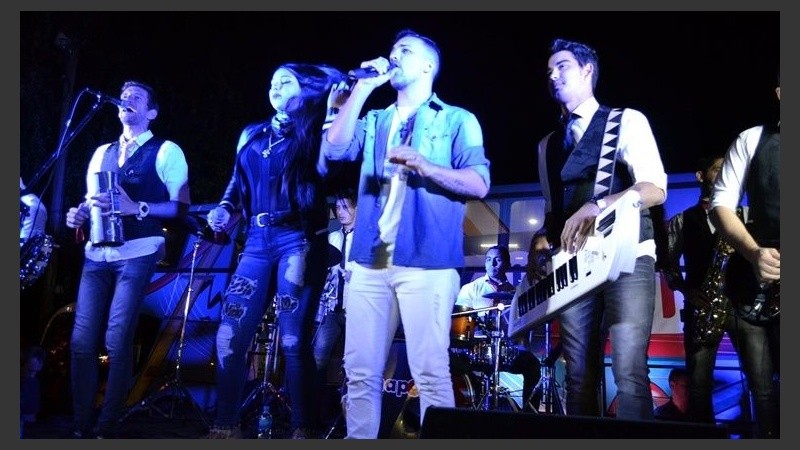 Amapola fue uno de los tantos grupos que brindó shows gratis para los vecinos.
