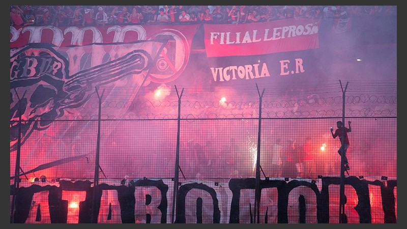 Banderas y mucho fervor en el Parque.
