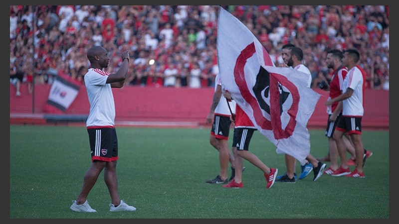 Banderas y mucho fervor en el Parque.