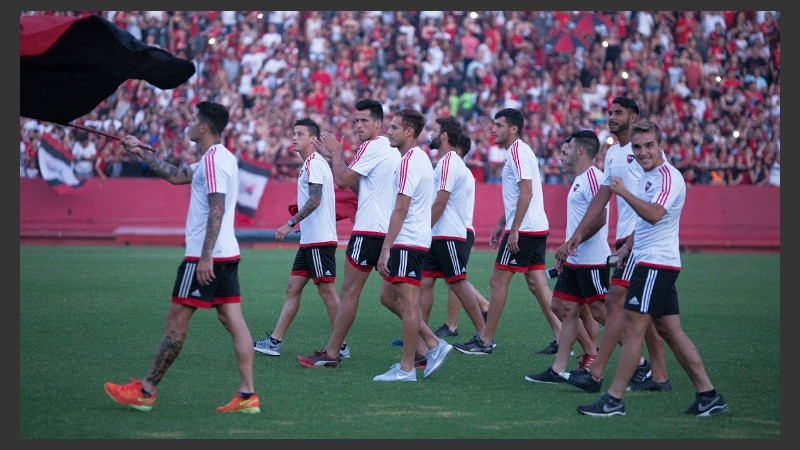 Banderas y mucho fervor en el Parque.