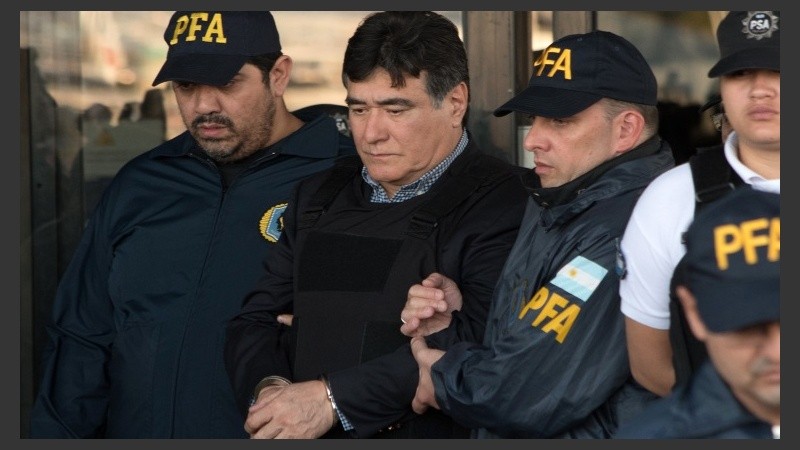 El ex secretario de Legal y Técnica del kirchnerismo, Carlos Zannini, llegó detenido esta madrugada al Aeroparque Jorge Newbery.