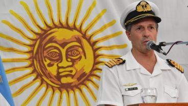 El capitán de navío Enrique Balbi señaló que "no hay fecha" para que esos buques abandonen la búsqueda del submarino.