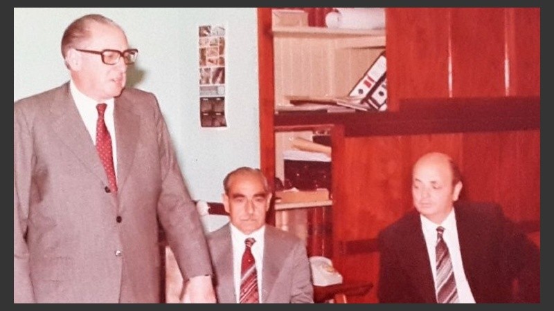 El abogado y diputado Armas, a la izquierda.