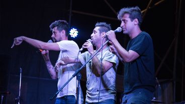 Postales de una noche de fiesta en Oroño y Pellegrini.