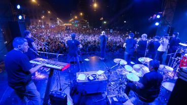 Postales de una noche de fiesta en Oroño y Pellegrini.