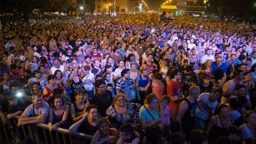 Postales de una noche de fiesta en Oroño y Pellegrini.