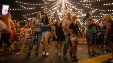 Postales de una noche de fiesta en Oroño y Pellegrini.
