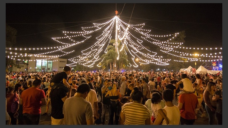 Hasta la próxima: este martes desarman el árbol de Pellegrini y Oroño. 