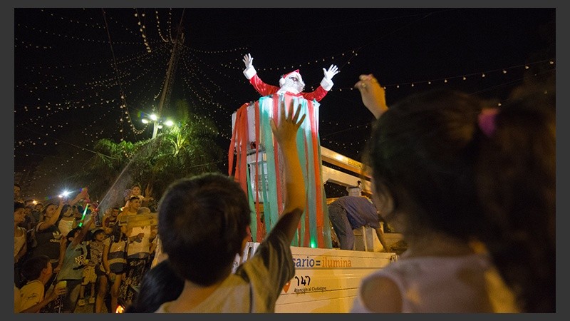 Postales de una noche de fiesta en Oroño y Pellegrini.