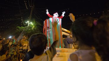 Postales de una noche de fiesta en Oroño y Pellegrini.