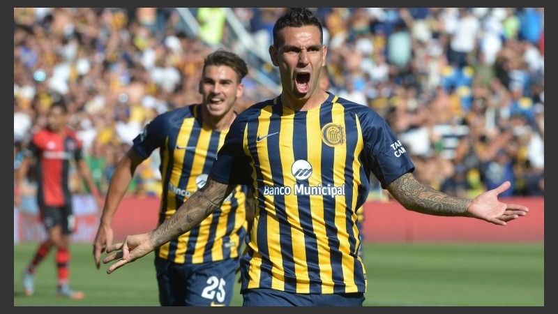 Germán Herrera festeja su gol.